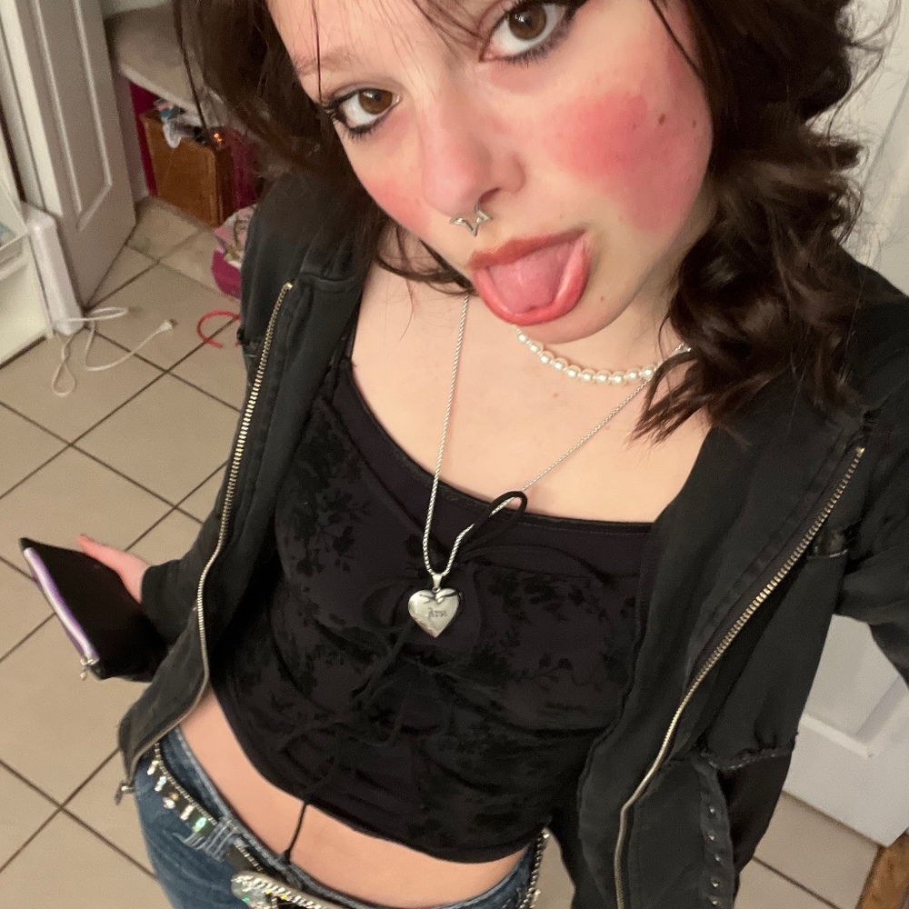 Meet your Posher, Posh